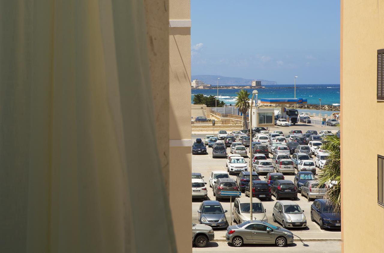 B&B Piazza Vittorio トラーパニ エクステリア 写真